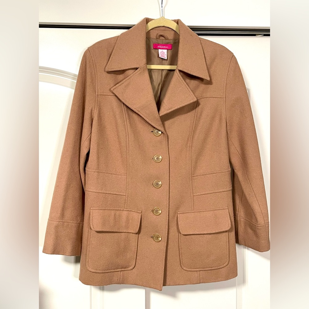 Women’s camel colored button up jacket - Picture 2 of 5